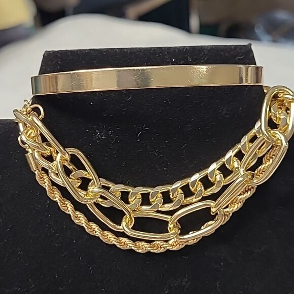Fashion gold 4 pc bracelets - Picture 1 of 5